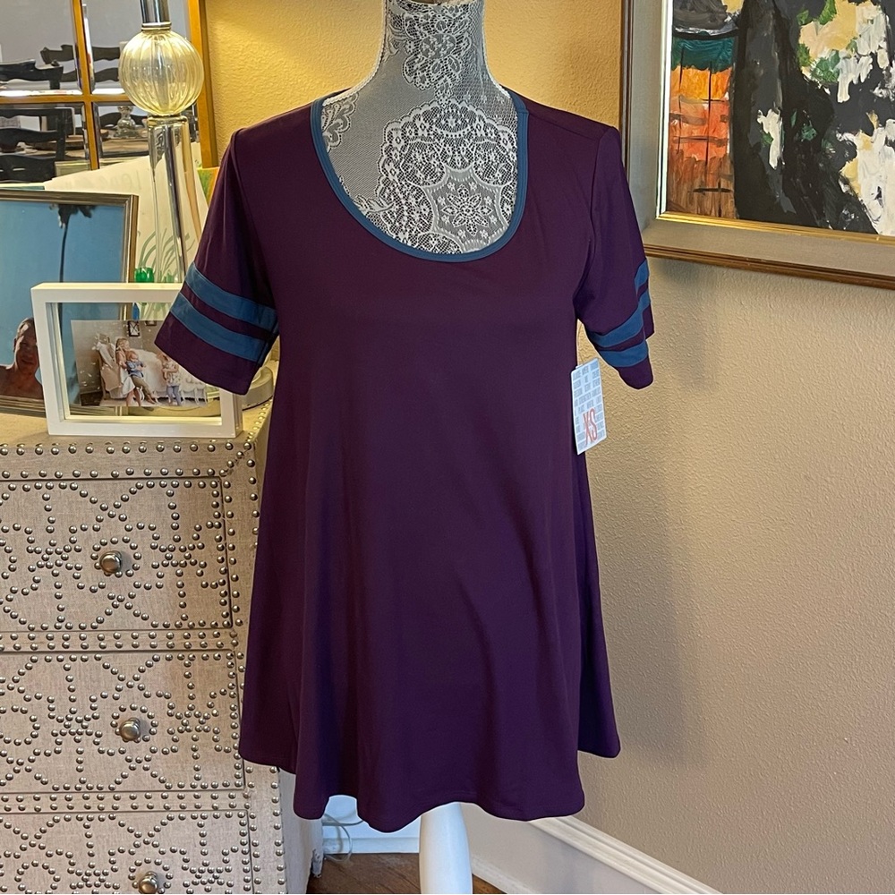 NWT lularoe Perfect T size XS